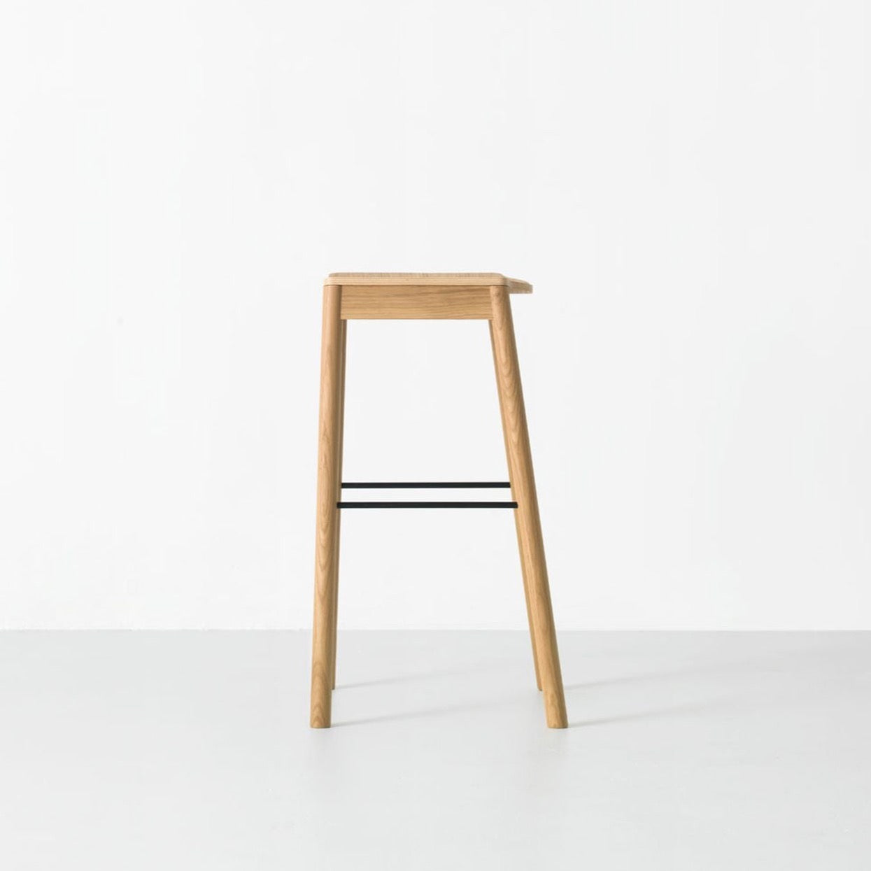 Tangerine stool no back
