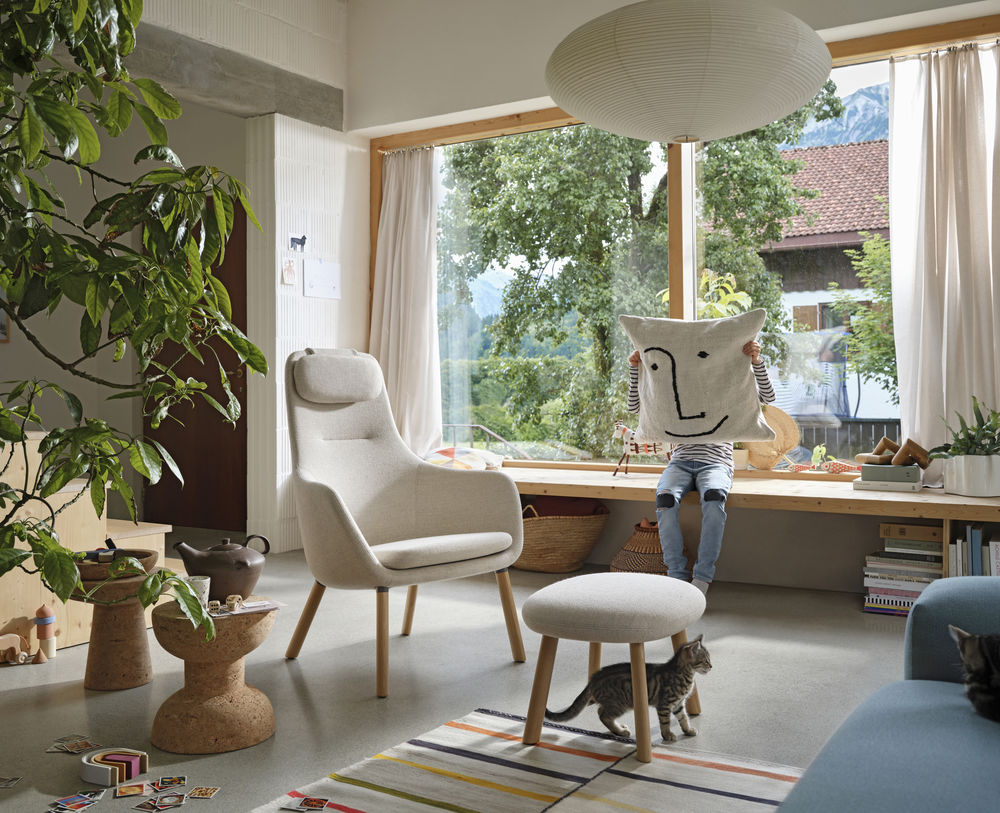 Hal Lounge chair