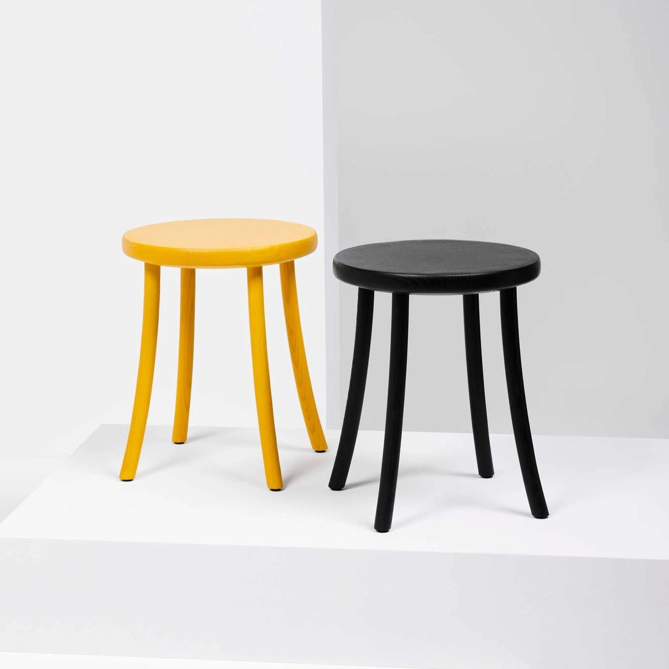 Zampa Stool