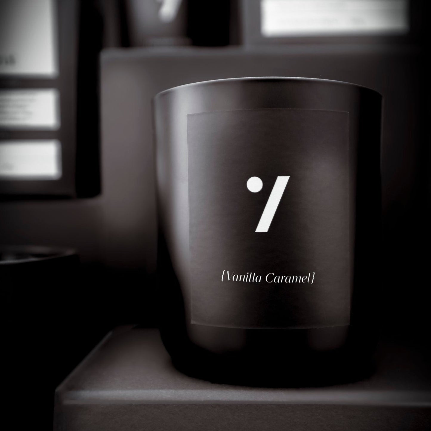 Noir Candle Collection - Saturday (Vanilla Caramel)