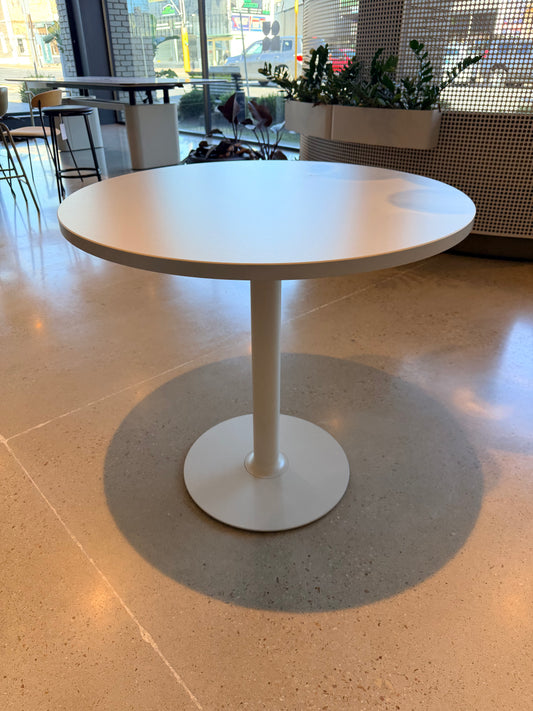 Elements Valve Round Table, warm grey, 800mm