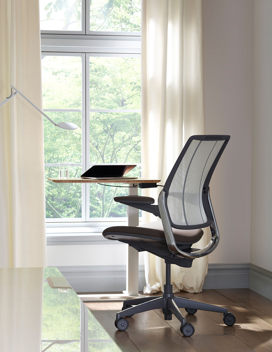 Humanscale Diffrient Smart task chair, rear three-quarter with arms