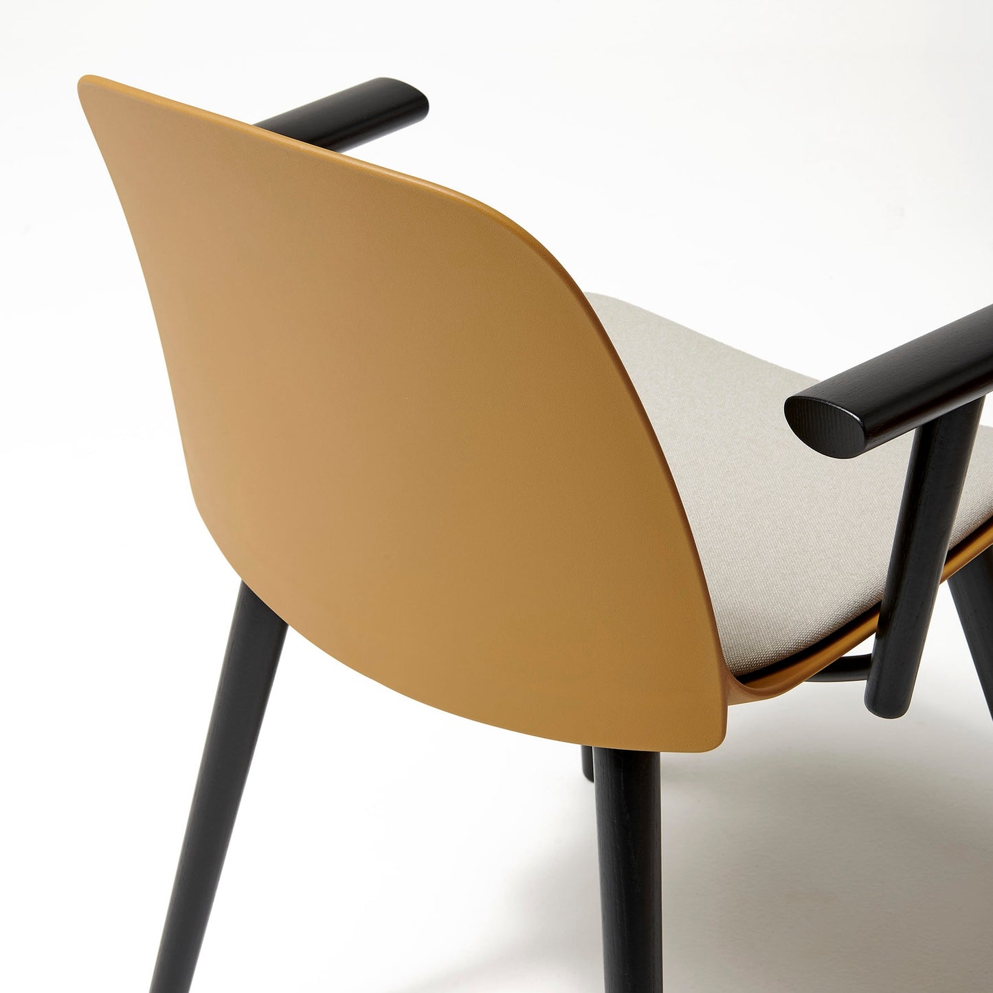 Kire Visitor Chair