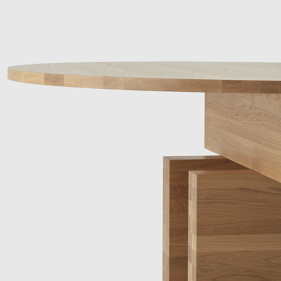 Plane Dining Table Round